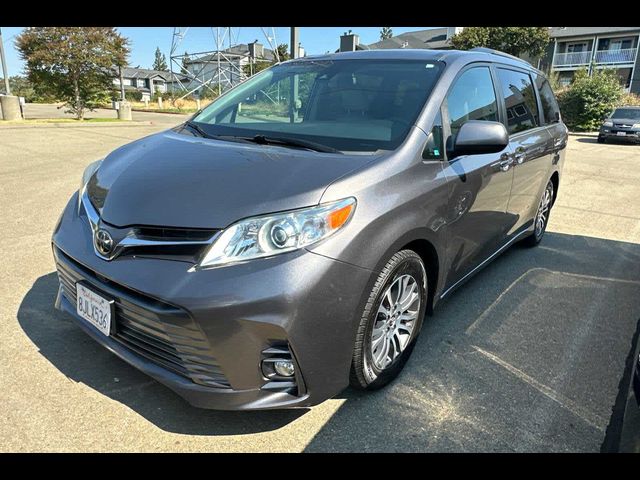 2019 Toyota Sienna XLE