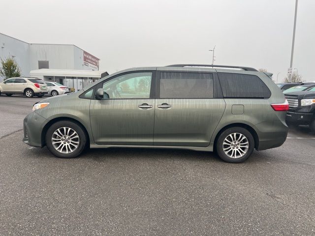 2019 Toyota Sienna XLE