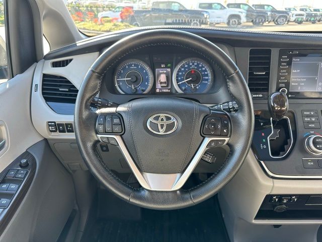 2019 Toyota Sienna XLE