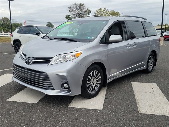 2019 Toyota Sienna XLE