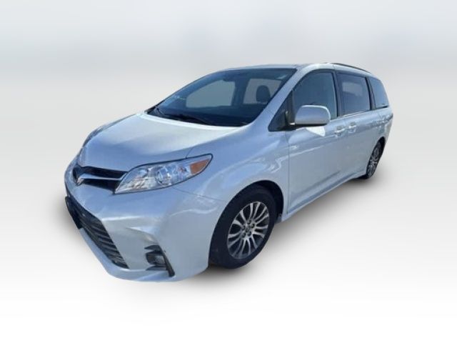 2019 Toyota Sienna XLE