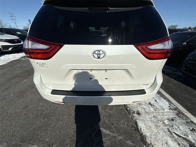 2019 Toyota Sienna XLE