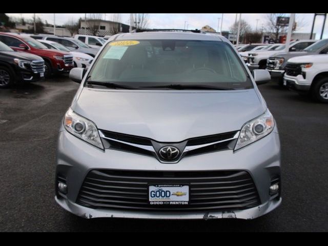 2019 Toyota Sienna XLE