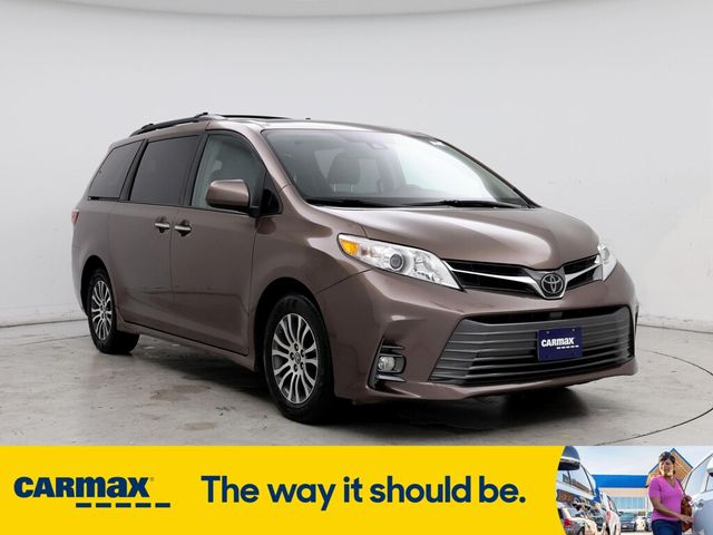 2019 Toyota Sienna XLE