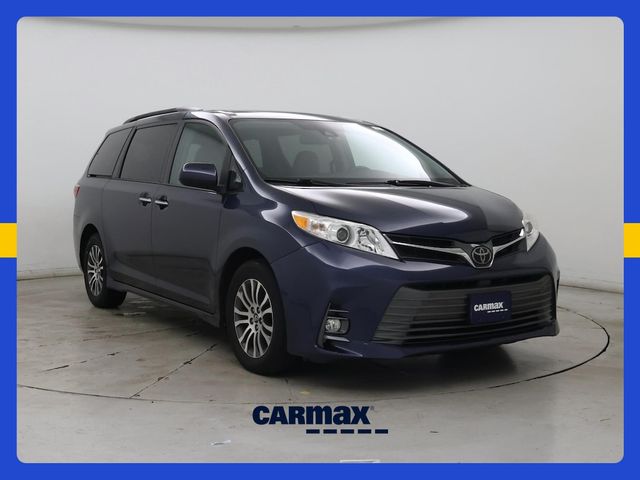 2019 Toyota Sienna XLE