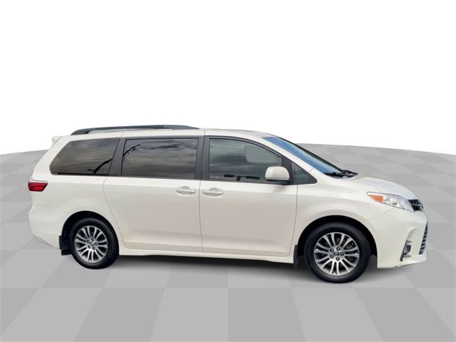 2019 Toyota Sienna XLE Auto Access Seat