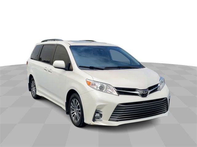 2019 Toyota Sienna XLE Auto Access Seat