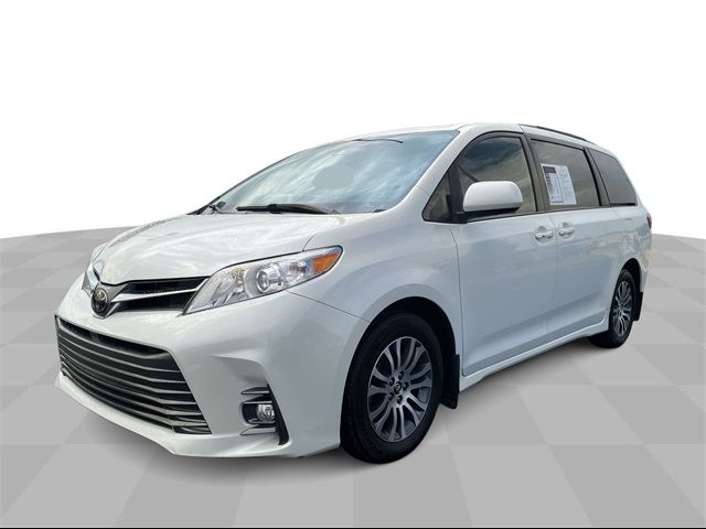 2019 Toyota Sienna XLE Auto Access Seat