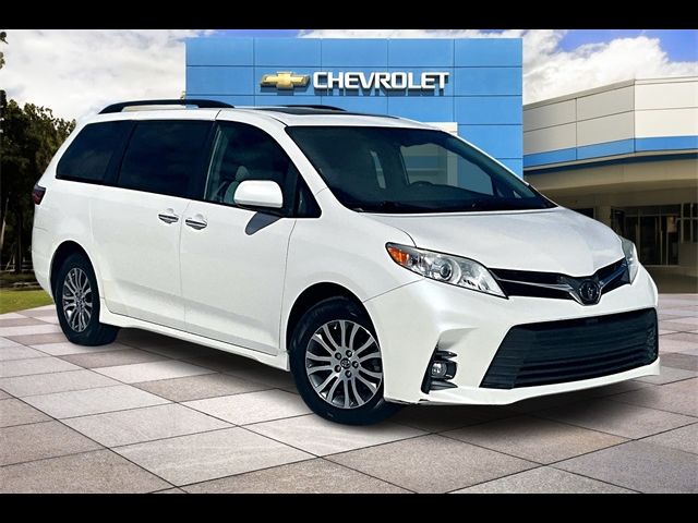 2019 Toyota Sienna XLE