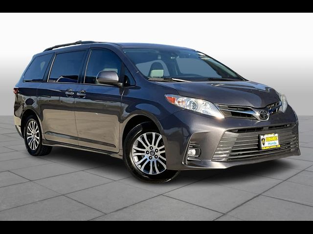 2019 Toyota Sienna XLE