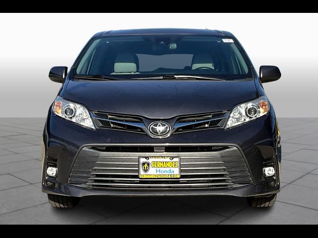 2019 Toyota Sienna XLE