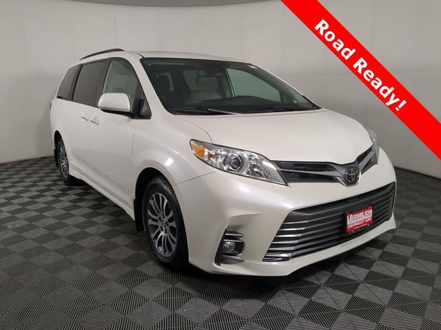 2019 Toyota Sienna XLE