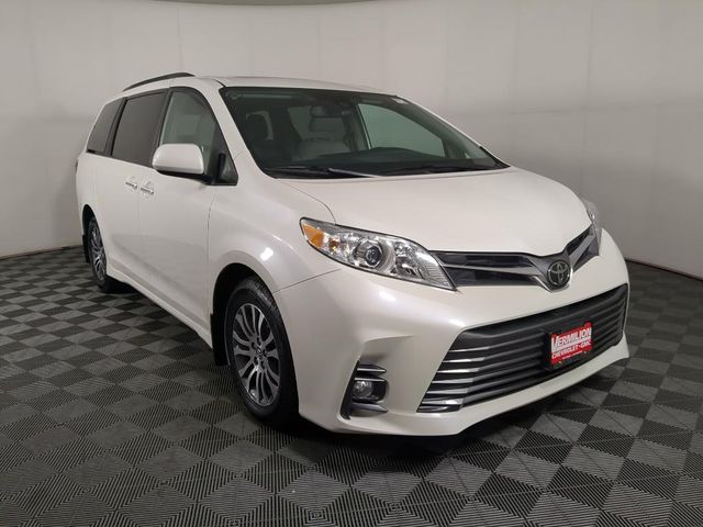 2019 Toyota Sienna XLE