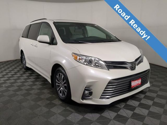 2019 Toyota Sienna XLE