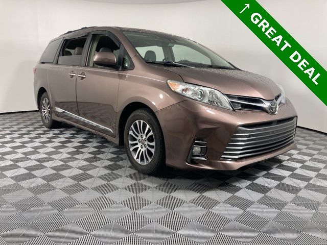 2019 Toyota Sienna XLE