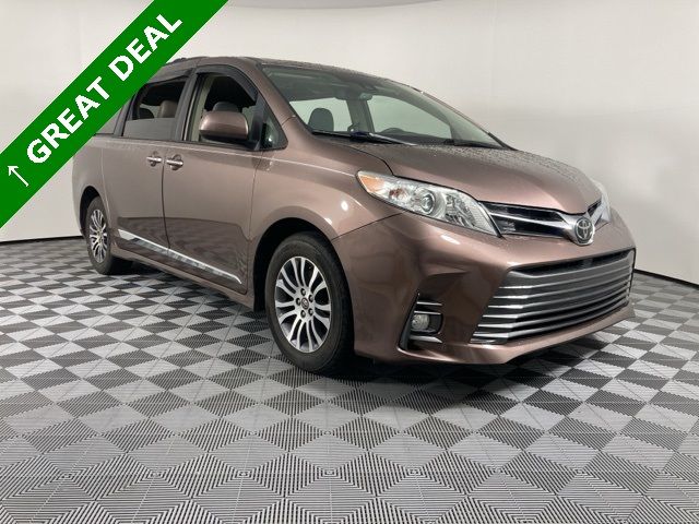 2019 Toyota Sienna 