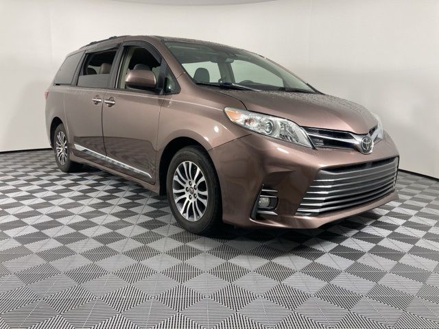 2019 Toyota Sienna 