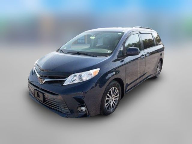 2019 Toyota Sienna XLE