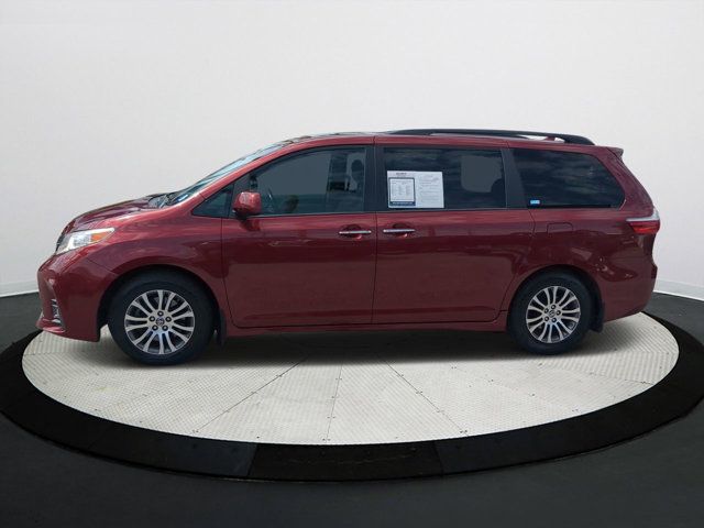 2019 Toyota Sienna XLE