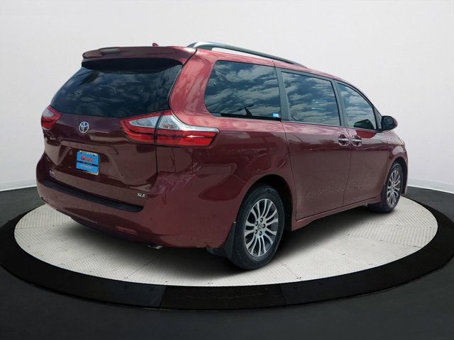 2019 Toyota Sienna XLE