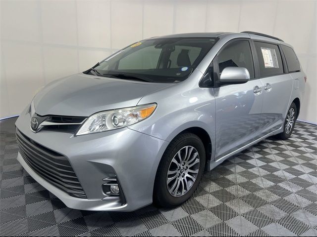 2019 Toyota Sienna XLE