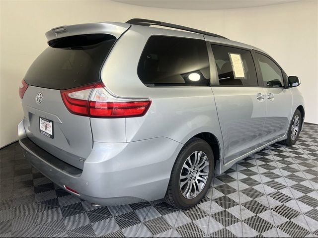 2019 Toyota Sienna XLE