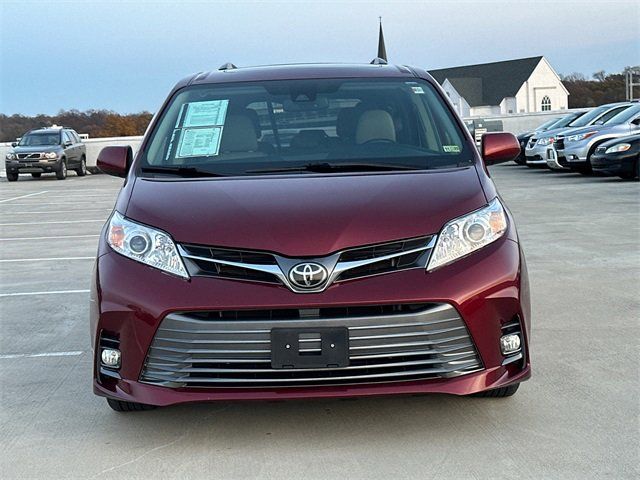 2019 Toyota Sienna XLE