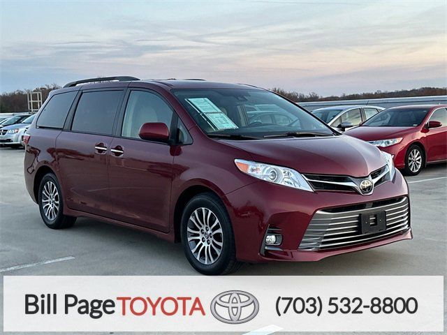 2019 Toyota Sienna XLE