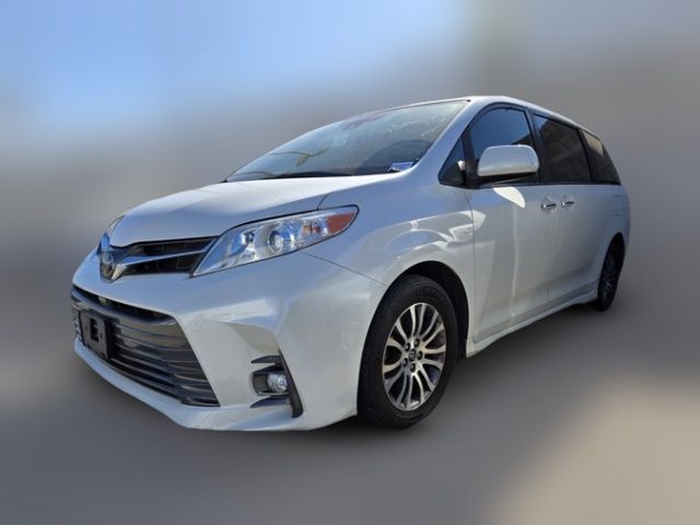 2019 Toyota Sienna XLE