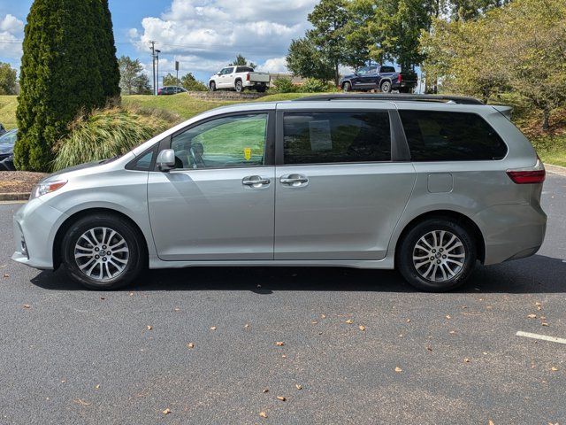 2019 Toyota Sienna XLE