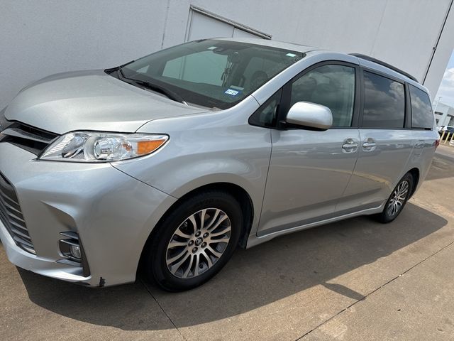 2019 Toyota Sienna XLE