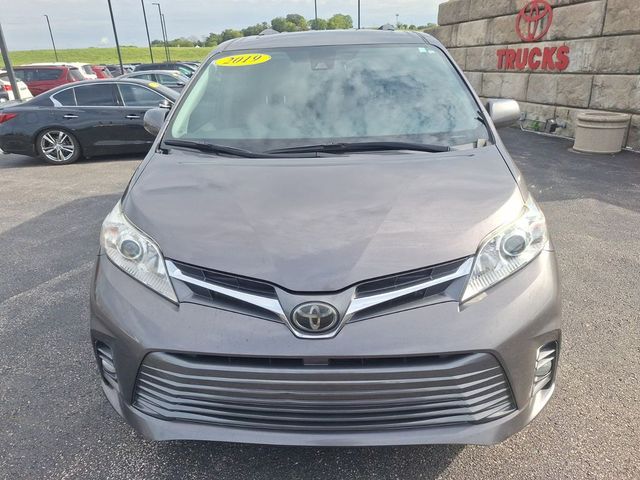 2019 Toyota Sienna XLE