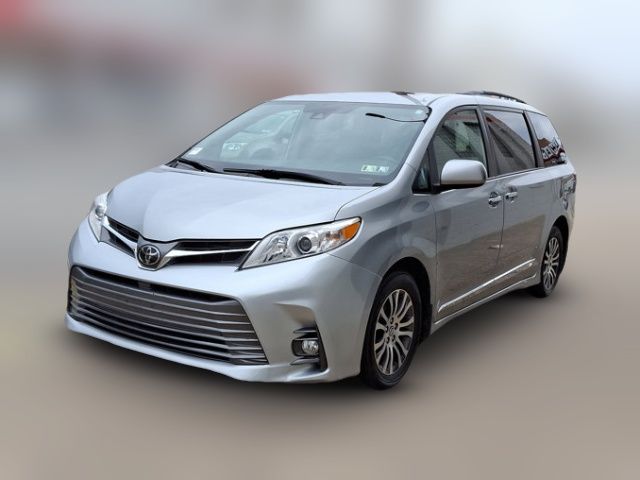 2019 Toyota Sienna XLE