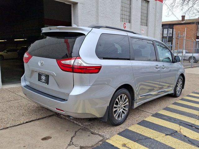 2019 Toyota Sienna XLE