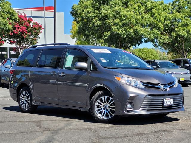 2019 Toyota Sienna 