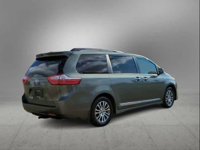 2019 Toyota Sienna XLE