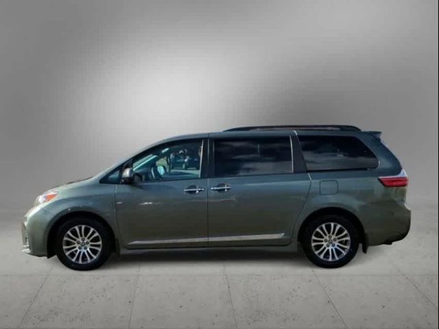 2019 Toyota Sienna XLE