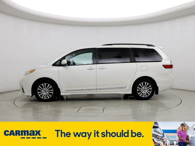 2019 Toyota Sienna XLE