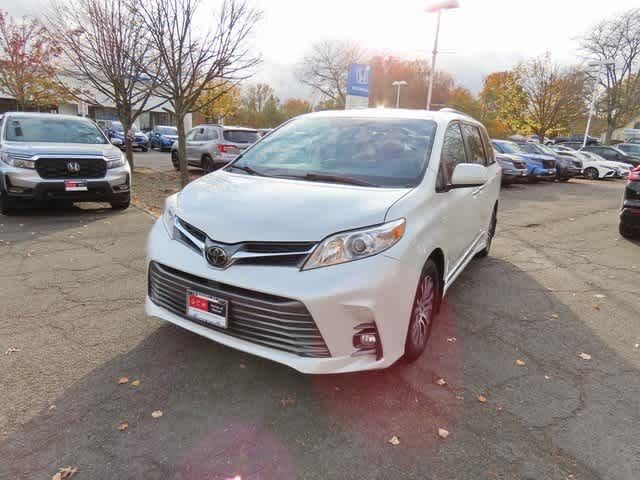 2019 Toyota Sienna XLE