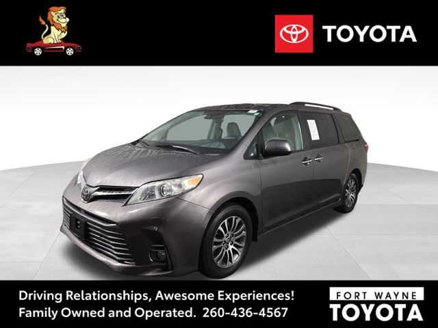 2019 Toyota Sienna XLE Auto Access Seat