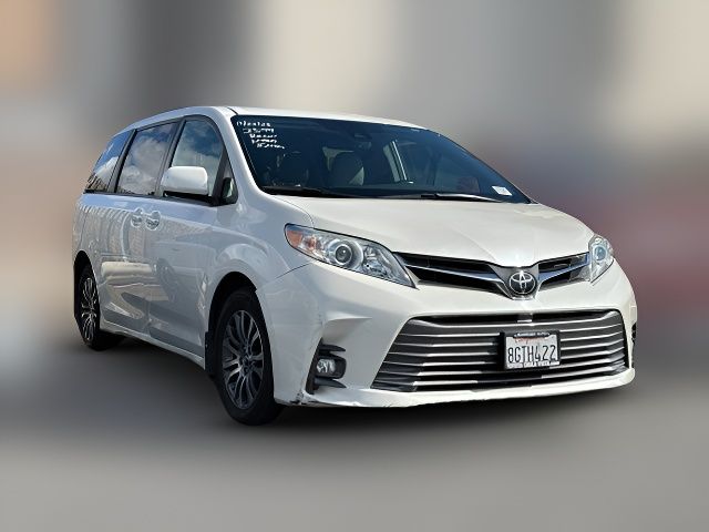 2019 Toyota Sienna 