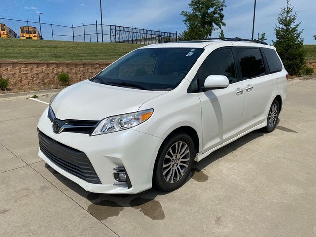 2019 Toyota Sienna XLE