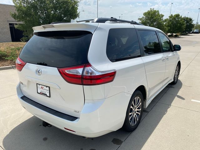 2019 Toyota Sienna XLE