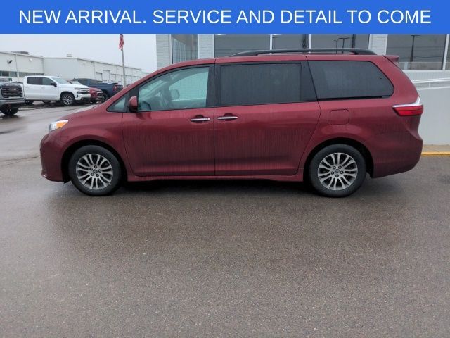 2019 Toyota Sienna XLE