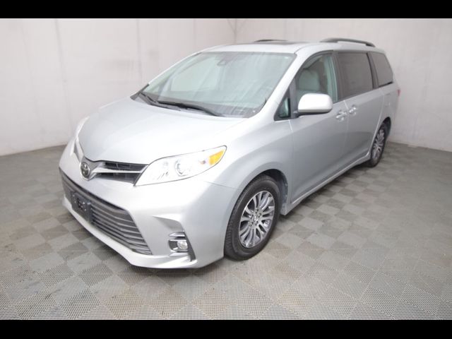 2019 Toyota Sienna XLE