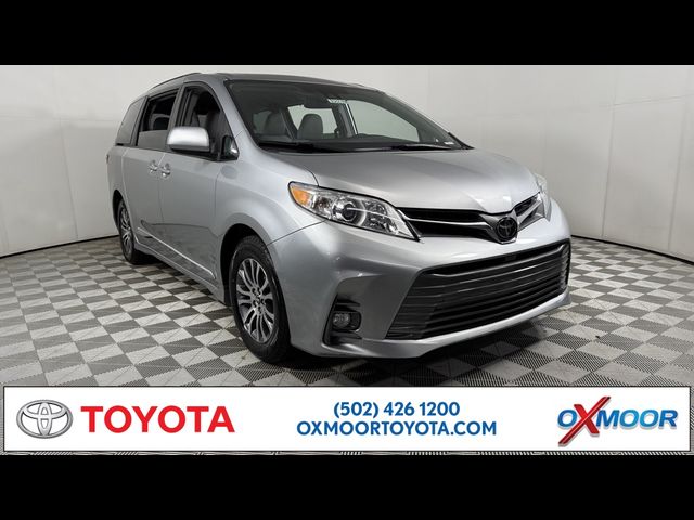 2019 Toyota Sienna XLE Auto Access Seat