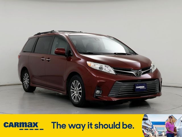 2019 Toyota Sienna XLE