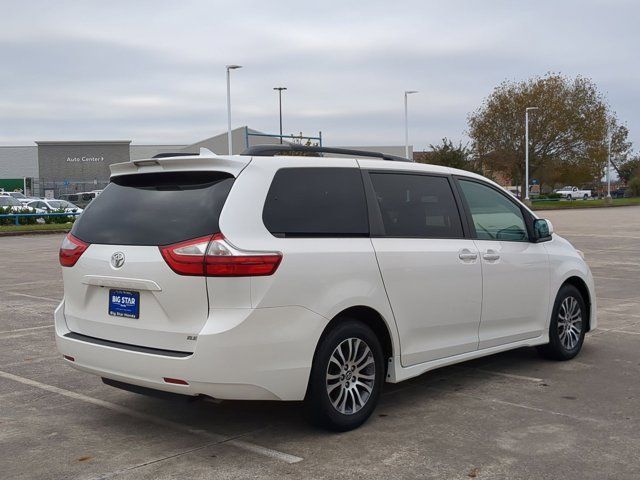 2019 Toyota Sienna XLE