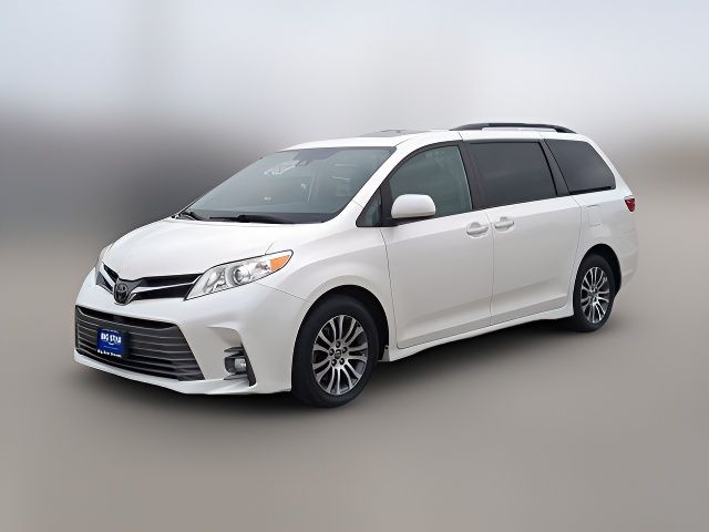 2019 Toyota Sienna XLE