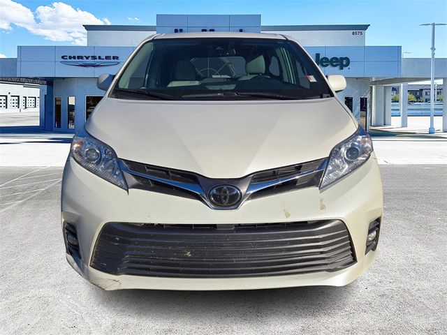 2019 Toyota Sienna XLE